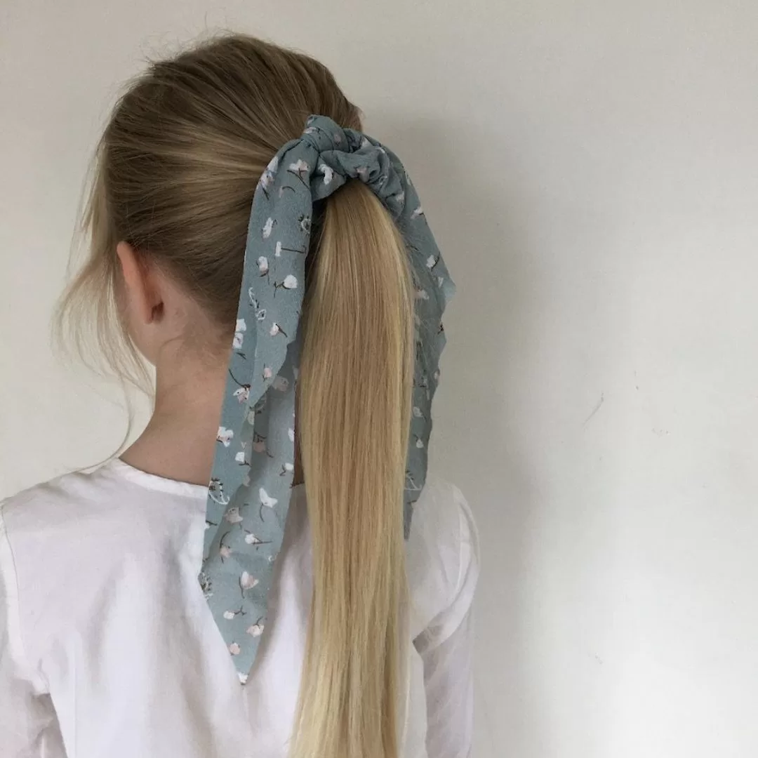 scarf scrunchie hair style