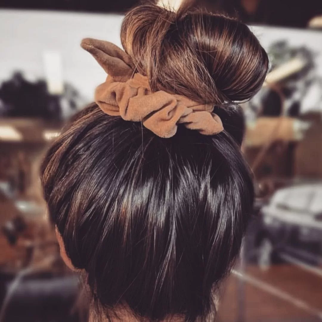 scrunchie hair style