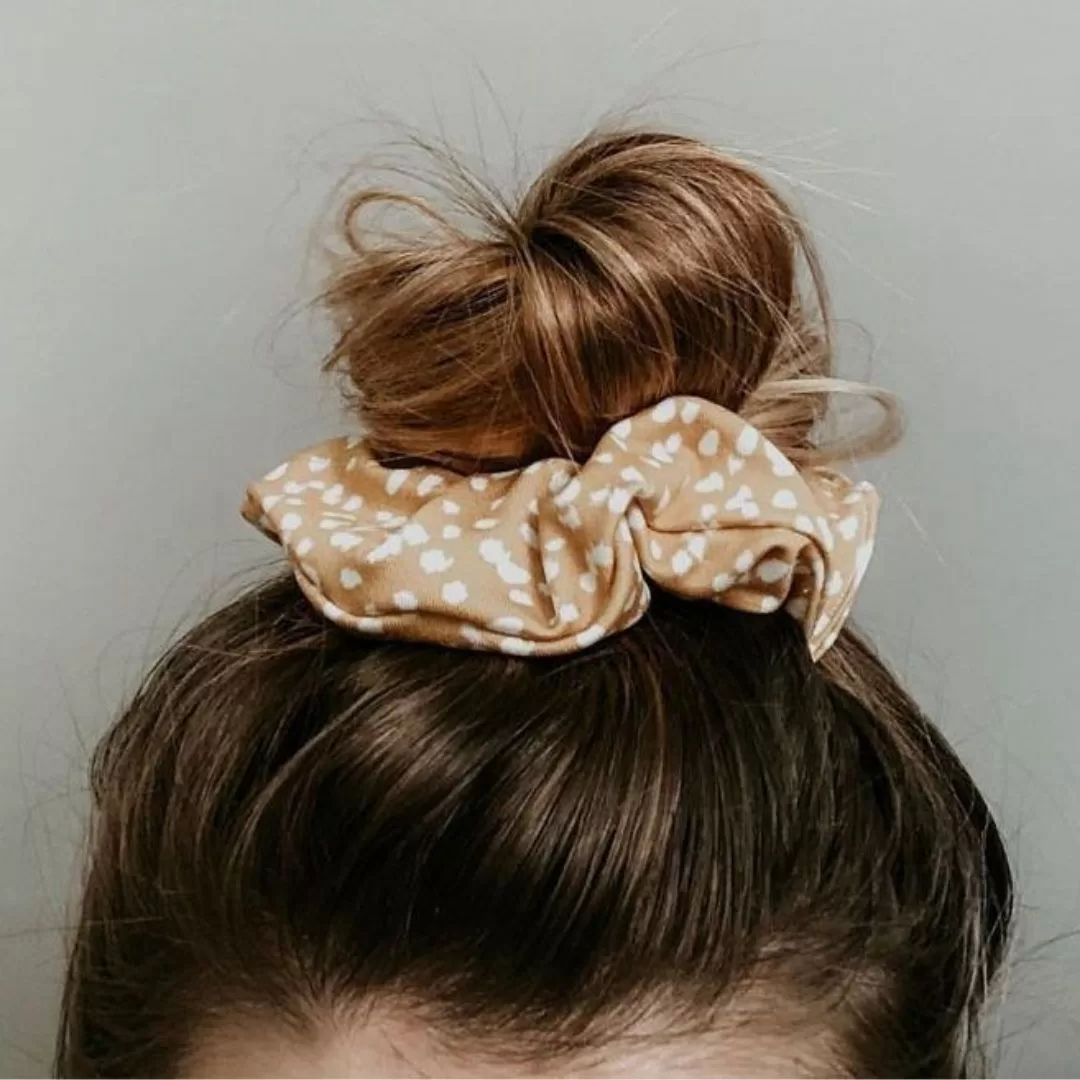 scrunchie hair style