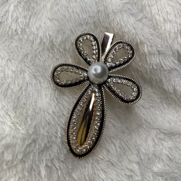 avvni Floral hair clip pin with stones and pearl hair pin clip front