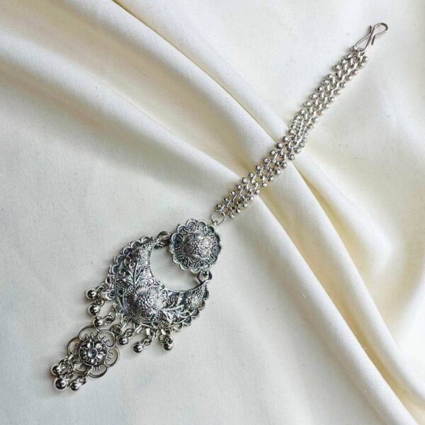 floral oxidised maangtikka