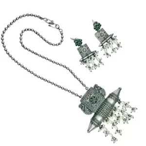 long necklace set, silver replica jewellery, oxidised chain jewellery, green stone jewellery, pearl jewellery