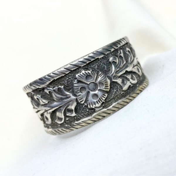 oxidised silver Chitai Hand Cuff, oxidised kada, chitai work kada, silver handcuff, oxidised adjustable bangle, chitai work