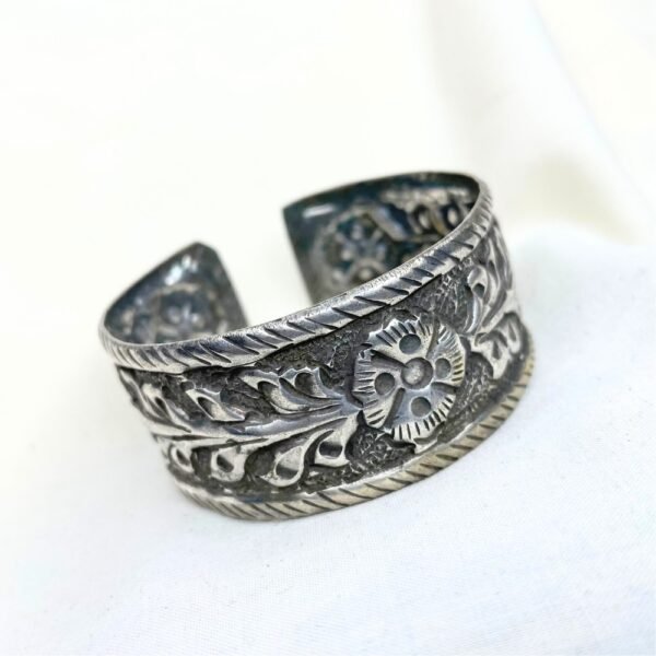 oxidised silver Chitai Hand Cuff, oxidised kada, chitai work kada, silver handcuff, oxidised adjustable bangle, chitai work, oxidised jewellery