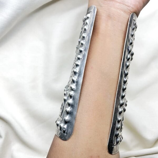 oxidised silver Chitai Hand Cuff, oxidised kada, chitai work kada, silver handcuff, oxidised adjustable bangle, chitai work, jali work kada angle free size