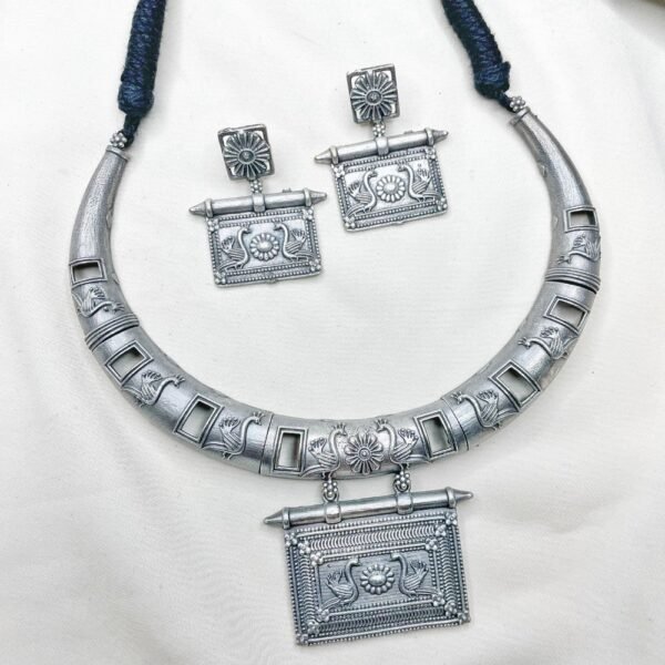 Rustic Tribal Oxidised Hasli Necklace Set – Avvni The Store, hasli set, hasli choker set, hasli necklace set