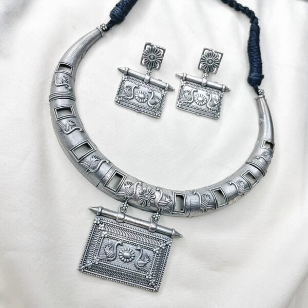 Rustic Tribal Oxidised Hasli Necklace Set – Avvni The Store, hasli set, hasli choker set, hasli necklace set